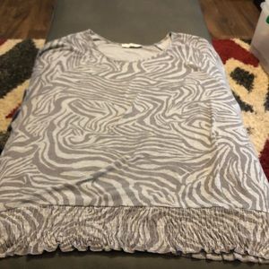 Gray zebra top